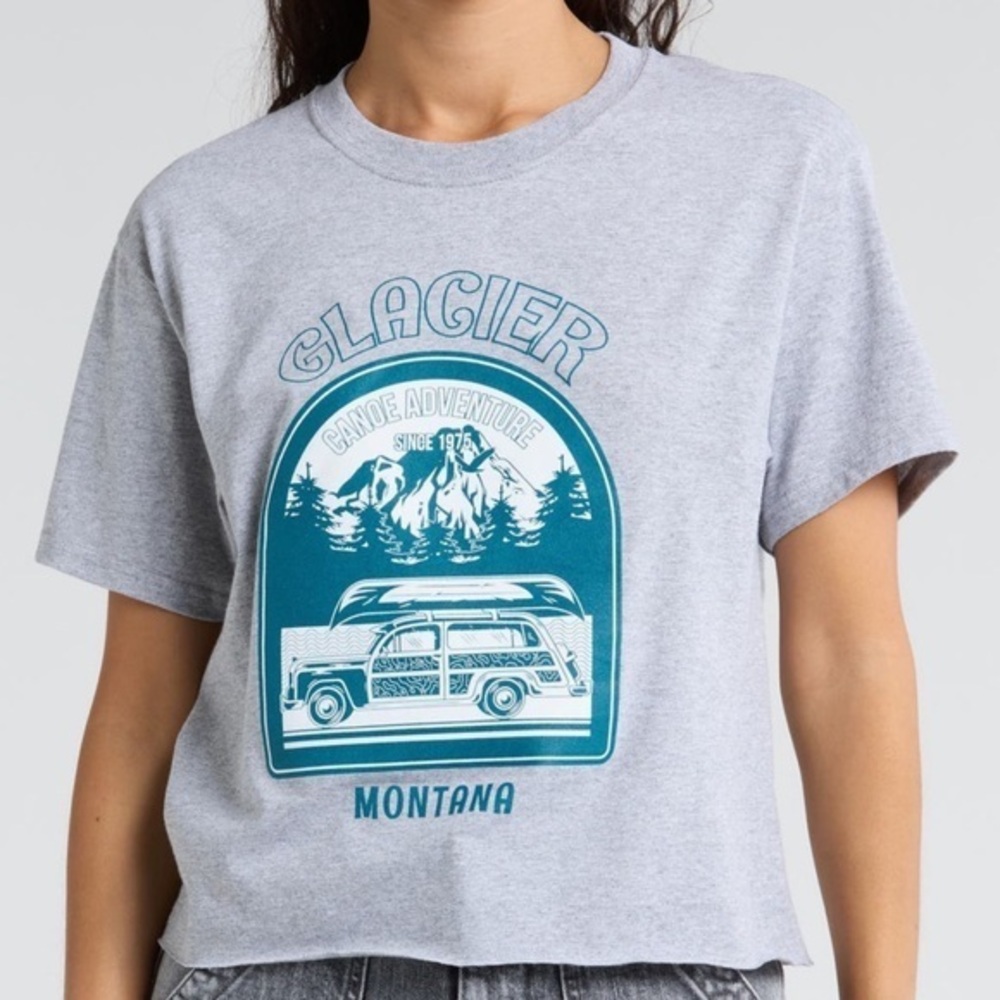 Philcos Gray Glacier Adventure Graphic Woman’s T-Shirt::Heather Grey::LG::NWT::